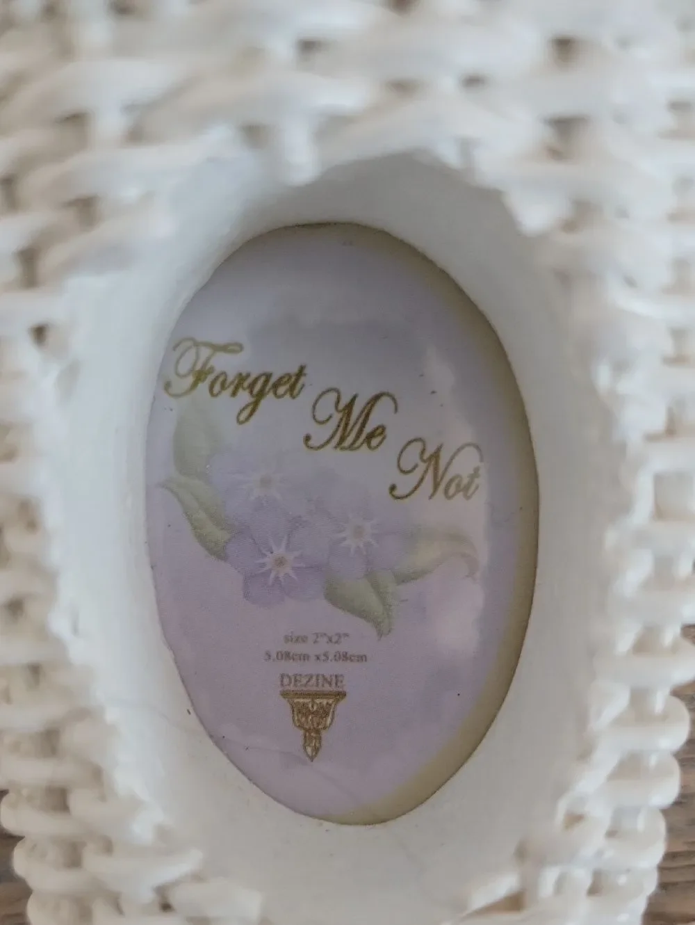 Dezine Picture Frame Collectible Forget Me Not Floral Basket Vase Miniature